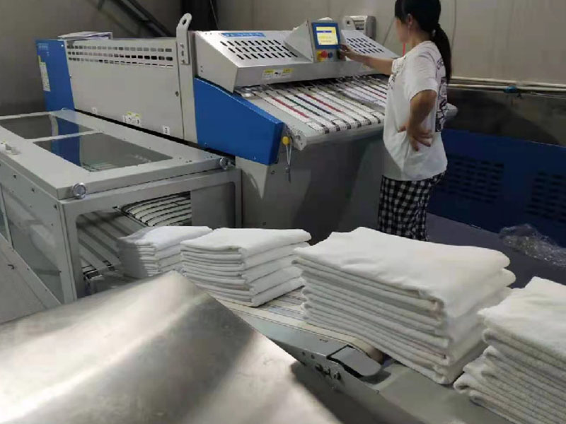 榕城巾类折叠机-02